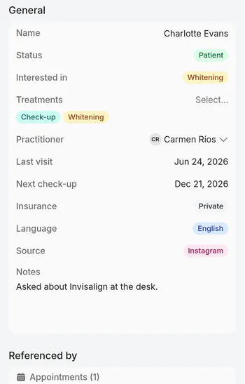 Charlotte Evans’ card: patient, interested in whitening, treatments check-up and whitening, practitioner Carmen Ríos, last visit and next check-up, private, English, source Instagram.
